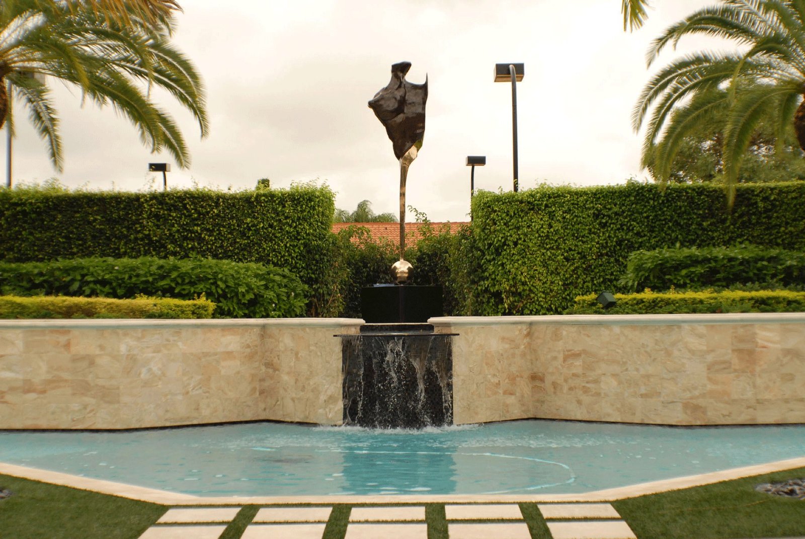 Yure Berkeley, Um dos maiores escultores do Sul da Florida